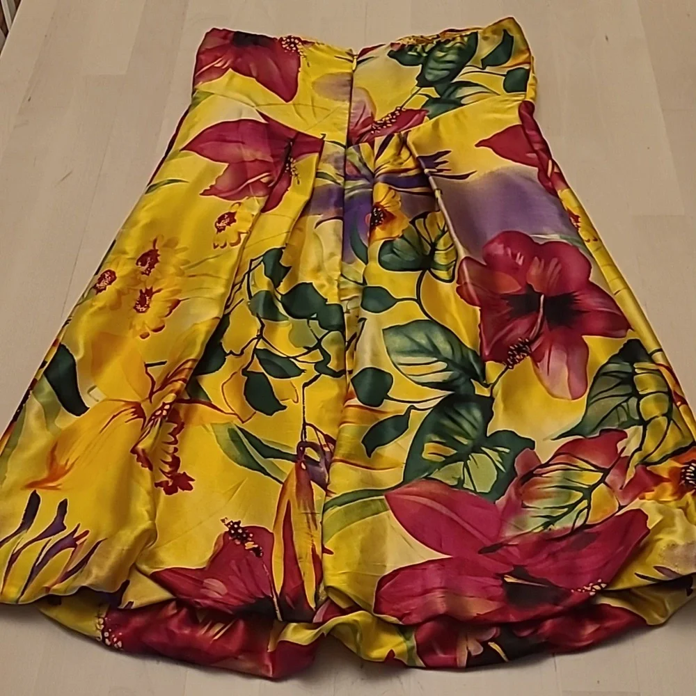 LIKE NEW Y2K Cache 100% Silk Floral Print Balloon Hem Strapless Dress - Picture 8 of 16